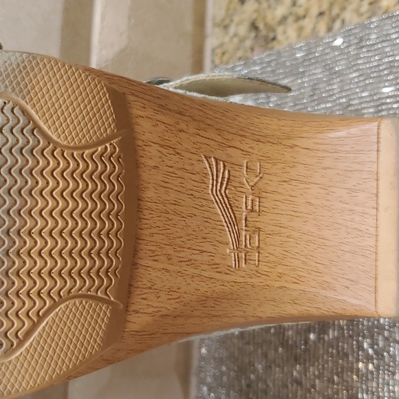 SOLD!! DANSKO Sophie Iridescent Snake Print Clog/Sandals - Picture 9 of 9